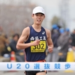 競歩のＵ20選抜大会男子10キロで優勝した玉春汰造＝16日、六甲アイランド甲南大周辺コース