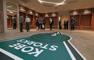 公開されたＢ２神戸のロッカールーム＝神戸市中央区（撮影・笠原次郎）