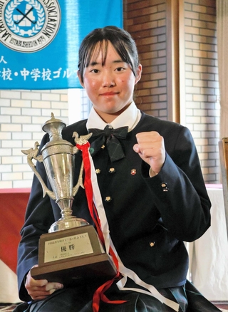 地元兵庫で１年生にして全国制覇を遂げた大阪桐蔭の岩永杏奈＝三木市、チェリーヒルズＧＣ
