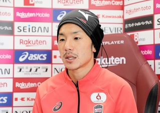 前節湘南戦で神戸の今季初勝利に貢献し、連勝を誓う井手口＝神戸市西区、いぶきの森球技場（©ＶＩＳＳＥＬ　ＫＯＢＥ）
