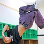 日本ダンススポーツ連盟のブレイキン強化選手に選ばれた光畑明未さん＝神戸市長田区二葉町７、ふたば学舎
