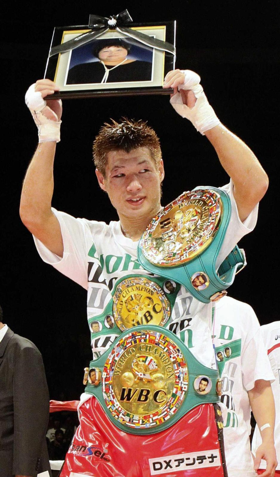 記念パネル　元WBC世界バンタム級チャンピオン　長谷川穂積選手 命のリング ボクシング死亡事故から考える＞第2部(8)長谷川穂積