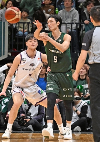 Ｂ２神戸で来季契約が決まり、チーム一筋１５年目を迎える「ミスターストークス」の谷直樹＝４月５日、ジーライオンアリーナ神戸