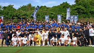 天皇杯の兵庫県代表に選ばれたバサラ兵庫の選手ら＝洲本市五色町鳥飼浦、アスパ五色（撮影・風斗雅博）