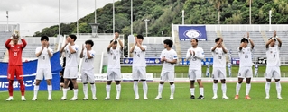 天皇杯全日本選手権で初出場を果たしたバサラ兵庫イレブン。アルテリーヴォ和歌山に２度追い付く粘りを見せたが、初戦で敗退した＝和歌山市、紀三井寺公園陸上競技場（チーム提供）