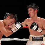 ２０１６年のＷＢＯミニマム級王座決定戦で高山勝成（左）と対戦した加納陸＝三田市内（撮影・山口登）