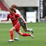 ＩＮＡＣ神戸-マイナビ仙台　前半、愛川がシュートを決め、２－０とする（撮影・丸山桃奈）