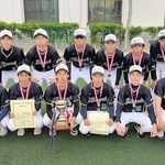 全国選抜大会で準優勝を収めた神戸野田の男子ソフトボール部＝神戸市長田区