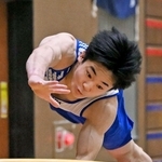 体操男子団体総合　跳馬に臨む市尼崎の山本大智＝西宮市ライフパートナーアリーナ（撮影・大田将之）