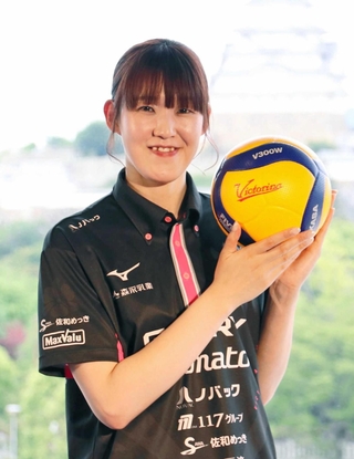 バレー姫路のユース１５監督に就任した井上愛里沙さん＝姫路市本町、イーグレひめじ