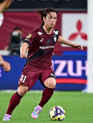 神戸に加入し、１５日の名古屋戦で初先発した永戸＝ノエビアスタジアム神戸（撮影・中西幸大）