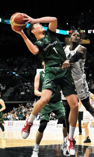 今季限りでの現役引退を発表したＢ２神戸の中西良太。新拠点ジーライオンアリーナ神戸で最後の勇姿を見せた＝４月２１日、神戸市中央区新港町
