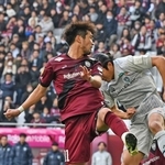 天皇杯では浦和時代を含め３度の優勝に貢献した神戸・岩波＝３月１日、ノエビアスタジアム神戸