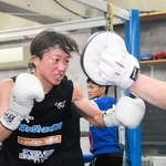 ＷＢＣ女子アトム級暫定王座決定戦へ向け、練習に汗を流す岩川美花＝神戸市垂水区、ＳＵＮ-ＲＩＳＥジム