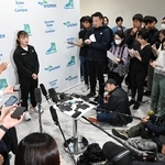 来季限りでの引退を表明したフィギュアスケートの坂本花織選手＝２０日午前、神戸市中央区脇浜海岸通２、シスメックス・コウベアイスキャンパス（撮影・斎藤雅志）