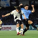 川崎－神戸　後半７分、右足で勝ち越しゴールを決める神戸の宮代（９）＝ＵｖａｎｃｅとどろきスタジアムｂｙＦｕｊｉｔｓｕ