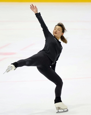 五輪対策合宿で練習する坂本花織＝関空アイスアリーナ（撮影・中田匡峻）