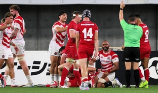 日本-ウェールズ　前半、２本目トライを献上、３-１２と点差が広がり落胆するリーチ・マイケル＝ノエビアスタジアム神戸（撮影・中西幸大）