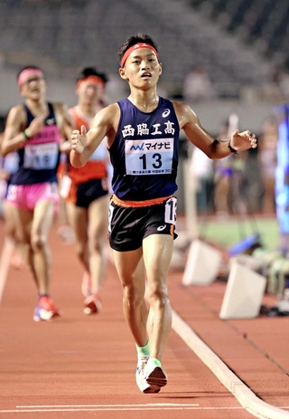 男子５０００メートル競歩　２０分１３秒７２で優勝した西脇工の山田大智＝ホットスタッフフィールド広島（撮影・丸山桃奈）