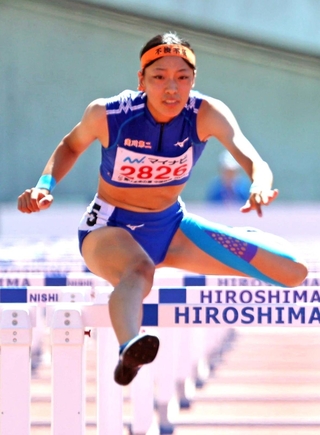 女子１００メートル障害　13秒40で２位に入った滝川第二の井上凪紗＝ホットスタッフフィールド広島（撮影・丸山桃奈）