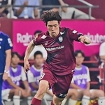 前線で起点となる神戸の宮代大聖＝２日、ノエビアスタジアム神戸