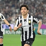 Ｊ１神戸－湘南　後半ゴールを決めて喜ぶ神戸の宮代、神戸が２-０とリードする＝５日、ノエビアスタジアム神戸（撮影・斎藤雅志）