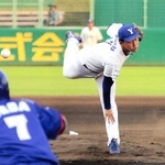 強豪相手に力投したＹＢＳホールディングスの柳原優太＝６月３０日、わかさスタジアム京都