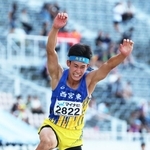 男子三段跳び　追い風参考ながら15メートル74を跳んで優勝した西宮東の磯山福太郎＝ホットスタッフフィールド広島（撮影・丸山桃奈）
