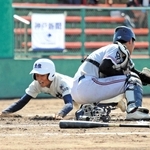 魚住－龍野東　３回裏魚住１死三塁、原の犠飛で井口が生還し、２－０とする