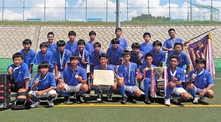 ホッケーの全日本中学生選手権男子で初優勝を飾ったＨＣ　ＨＹＯＧＯ　ＨＥＡＲＴＳのメンバー＝香川県綾川町（チーム提供）