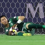 堅守のチーム同士の上位争いで必勝を期す神戸のＧＫ前川＝７月２７日、ノエビアスタジアム神戸