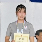 全国高校総体のセーリング女子ＩＬＣＡ６級で初優勝したダウスト絵麻（西脇）＝和歌山市、和歌山セーリングセンター（提供）