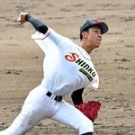 東洋大牛久－神港学園　力投する神港学園の奥田真太朗投手＝姫路市ウインク