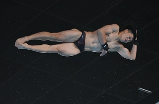 成年男子高飛び込み決勝　自己最高記録で優勝した玉井陸斗＝滋賀・インフロニア草津アクアティクスセンター（撮影・大田将之）