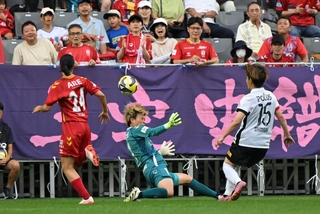 ＩＮＡＣ神戸ー三菱重工浦和　前半、三菱重工浦和の島田のゴールで先制を許す＝２１日午後、神戸市兵庫区、ノエビアスタジアム神戸（撮影・大田将之）