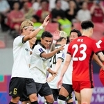 １得点１アシストと活躍した神戸のエリキ（中央）＝中国・上海（©ＶＩＳＳＥＬ　ＫＯＢＥ）