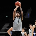 今季の目玉として期待がかかる神戸の八村（８）＝８月９日、ジーライオンアリーナ神戸