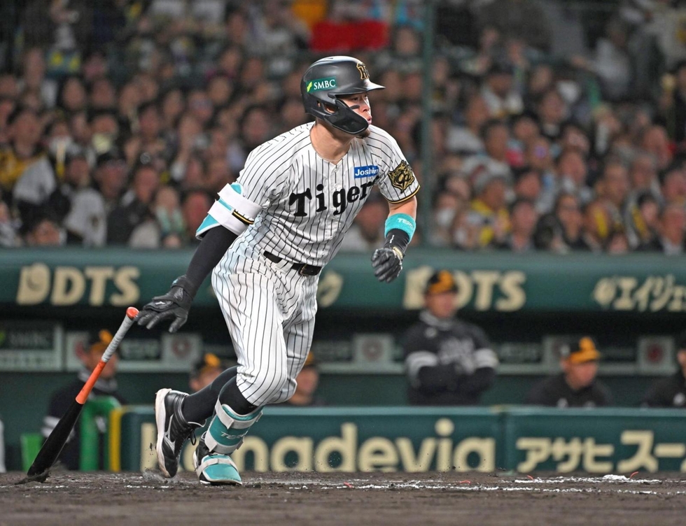 劣勢のタイガース、佐藤輝が見せ続ける「意地」 日本シリーズ 連続適時