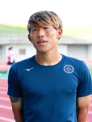 バサラ兵庫のＪＦＬ昇格に向けて貢献を誓う丸岡満＝三木総合防災公園陸上競技場