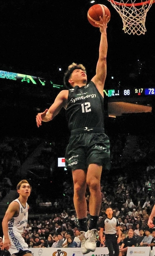 神戸－福井　後半に得点を量産した神戸の木村（１２）