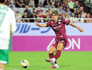 ３連覇の望みを懸け、東京Ｖ戦以来３試合ぶりの得点が期待される神戸の大迫＝９月２３日、ノエビアスタジアム神戸