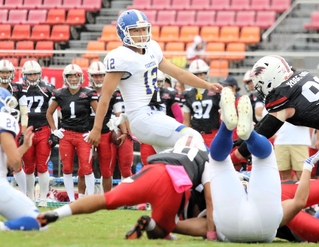 神戸大－関学大　第３クオーター、この日２本目のＦＧを決める関学大の大西（１２）