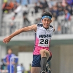 少年男子Ａ三段跳び決勝　２位に入った兵庫の磯山福太郎＝滋賀県平和堂ＨＡＴＯスタジアム（撮影・大田将之）