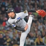 阪神-ソフトバンク　先発で登板し、１回を３者凡退で抑えた阪神・才木＝２８日夜、西宮市の甲子園球場（撮影・丸山桃奈）