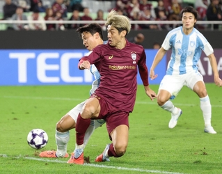 神戸-蔚山　前半、攻め込む神戸の大迫（中）＝撮影・丸山桃奈