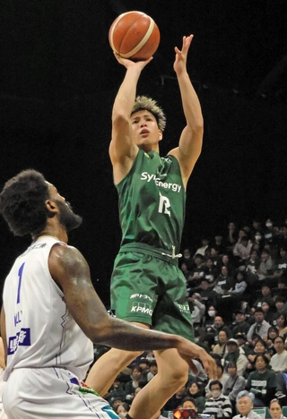 神戸－青森　正確な外角シュートが光った神戸の木村（１２）