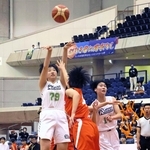 三田松聖－日ノ本　前半、ジャンプシュートを放つ三田松聖の木下主将（７９）＝グリーンアリーナ神戸