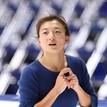 公式練習で調整する坂本花織＝東和薬品ラクタブドーム（撮影・中田匡峻）