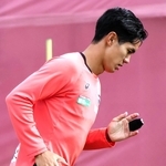 左手指２本を固定した状態ながら、タイトル奪取に集中する神戸の武藤＝いぶきの森球技場