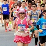 コスプレで本格的な走りを披露する再田光進さん